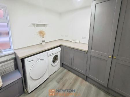 4 bedroom Detached house for sale in Waverley Road, Mansfield, NG18