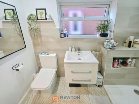 4 bedroom Detached house for sale in Waverley Road, Mansfield, NG18