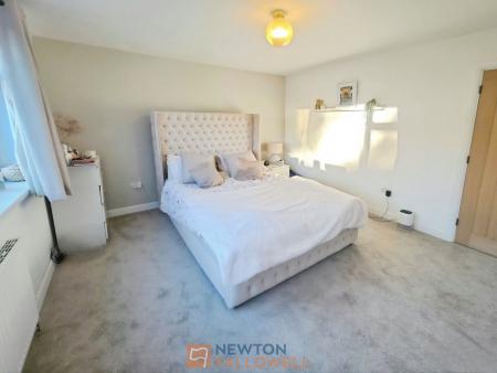 4 bedroom Detached house for sale in Waverley Road, Mansfield, NG18