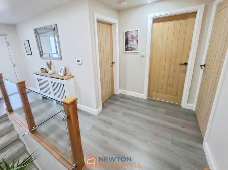 4 bedroom Detached house for sale in Waverley Road, Mansfield, NG18