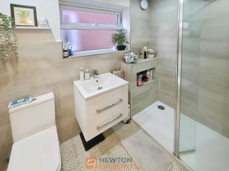 4 bedroom Detached house for sale in Waverley Road, Mansfield, NG18