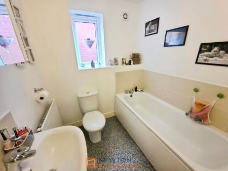 4 bedroom Detached house for sale in Debdale Way, Mansfield Woodhouse, NG19