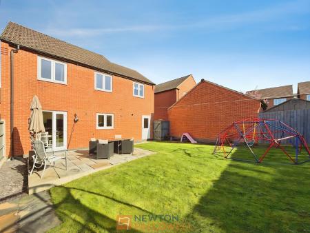 4 bedroom Detached house for sale in Debdale Way, Mansfield Woodhouse, NG19