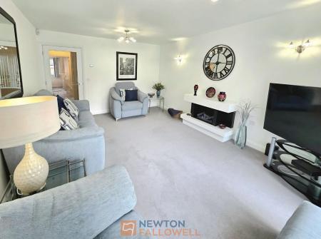 3 bedroom Detached bungalow for sale in Crown Green, Mansfield, NG19
