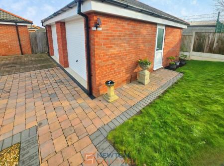 3 bedroom Detached bungalow for sale in Crown Green, Mansfield, NG19