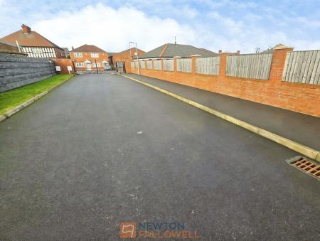 3 bedroom Detached bungalow for sale in Crown Green, Mansfield, NG19