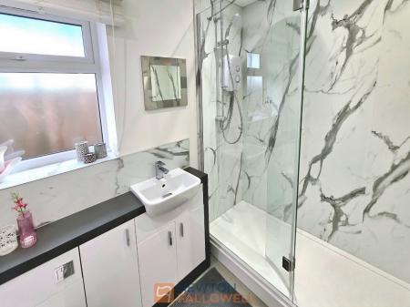 3 bedroom Detached bungalow for sale in Crown Green, Mansfield, NG19