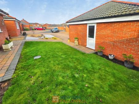 3 bedroom Detached bungalow for sale in Crown Green, Mansfield, NG19