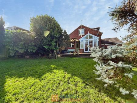 3 bedroom Detached bungalow for sale in Wordsworth Avenue, Sutton-In-Ashfield, NG17