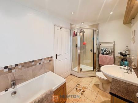 3 bedroom Detached bungalow for sale in Wordsworth Avenue, Sutton-In-Ashfield, NG17