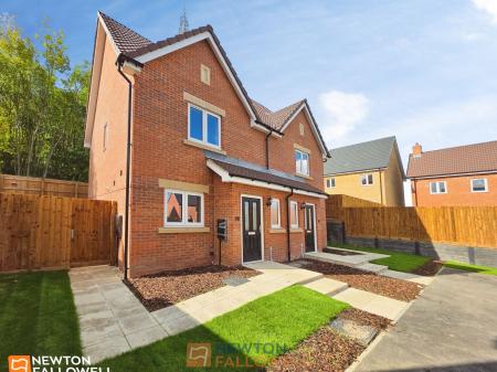 3 bedroom Semi-detached house for sale in Maypole Road, Mansfield, NG19