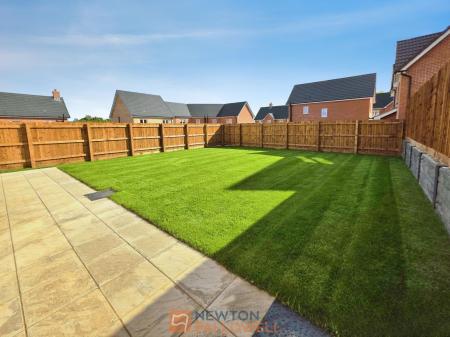3 bedroom Detached house for sale in 20 Maypole Road ng19 6fx