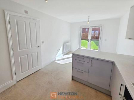 3 bedroom Detached house for sale in 20 Maypole Road ng19 6fx