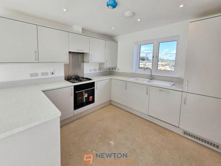 3 bedroom Detached house for sale in 20 Maypole Road ng19 6fx
