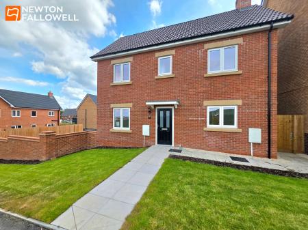 3 bedroom Detached house for sale in 20 Maypole Road ng19 6fx