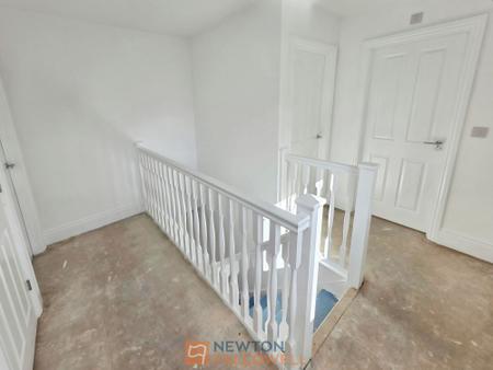 3 bedroom Detached house for sale in 20 Maypole Road ng19 6fx