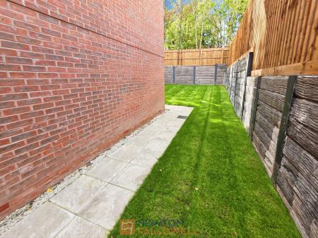3 bedroom Semi-detached house for sale in Maypole Road, Mansfield, NG19