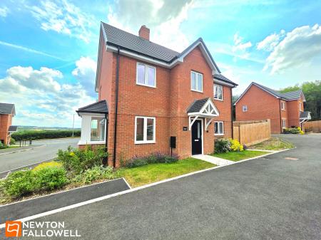 4 bedroom Detached house for sale in Maypole Road, Mansfield, NG19