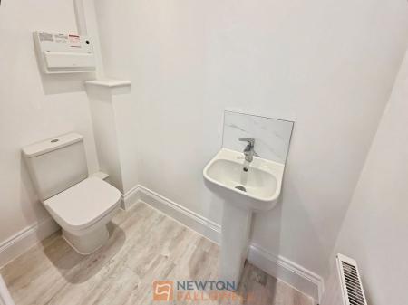 4 bedroom Detached house for sale in Maypole Road, Mansfield, NG19