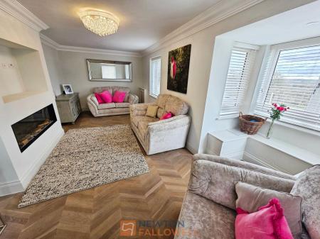 4 bedroom Detached house for sale in Maypole Road, Mansfield, NG19