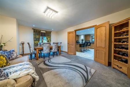 6 bedroom Detached house for sale in Mansfield Road, Papplewick, NG15
