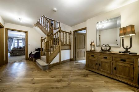 6 bedroom Detached house for sale in Mansfield Road, Papplewick, NG15