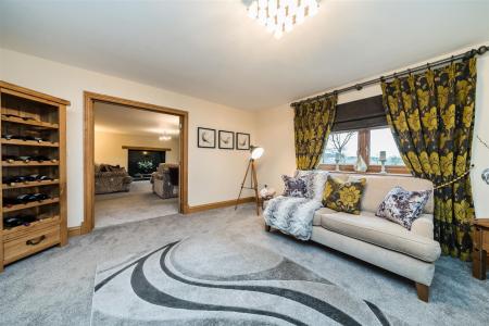 6 bedroom Detached house for sale in Mansfield Road, Papplewick, NG15