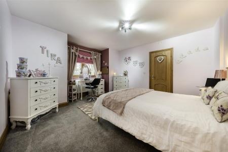 6 bedroom Detached house for sale in Mansfield Road, Papplewick, NG15