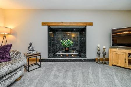 6 bedroom Detached house for sale in Mansfield Road, Papplewick, NG15