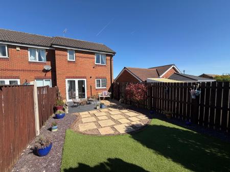 3 bedroom End of terrace house for sale in Burton Rise, Kirkby-In-Ashfield, NG17