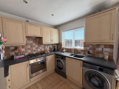 3 bedroom End of terrace house for sale in Burton Rise, Kirkby-In-Ashfield, NG17