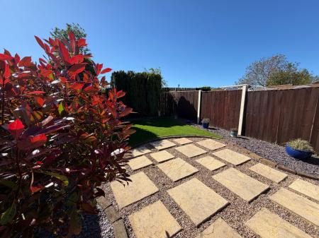 3 bedroom End of terrace house for sale in Burton Rise, Kirkby-In-Ashfield, NG17