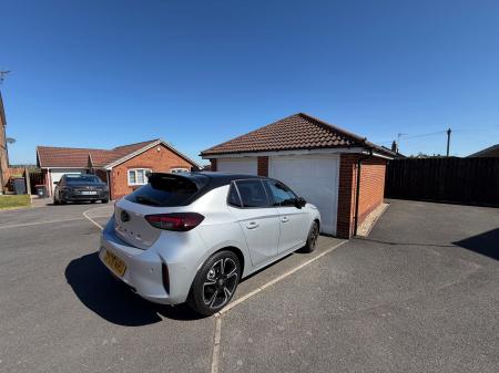 3 bedroom End of terrace house for sale in Burton Rise, Kirkby-In-Ashfield, NG17
