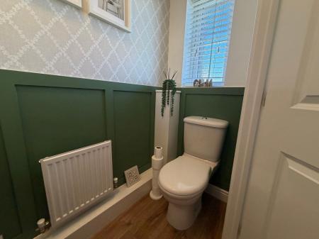 3 bedroom End of terrace house for sale in Burton Rise, Kirkby-In-Ashfield, NG17