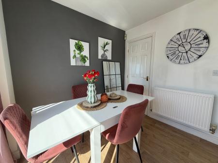 3 bedroom End of terrace house for sale in Burton Rise, Kirkby-In-Ashfield, NG17