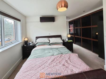 4 bedroom Detached house for sale in Kingfisher Way, Ollerton, NG22