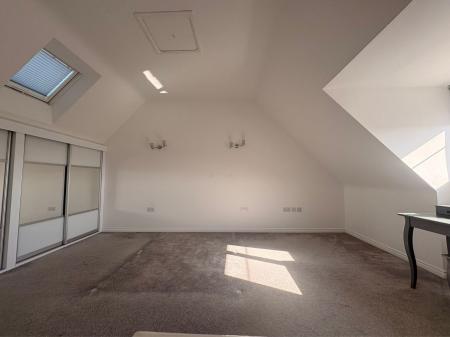3 bedroom Semi-detached house for sale in Linnet Drive, Rainworth, NG21