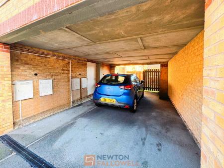 2 bedroom Flat for sale in Millrise Road, Mansfield, NG18