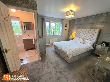 4 bedroom Detached house for sale in Lynton Drive, Sutton-In-Ashfield, NG17