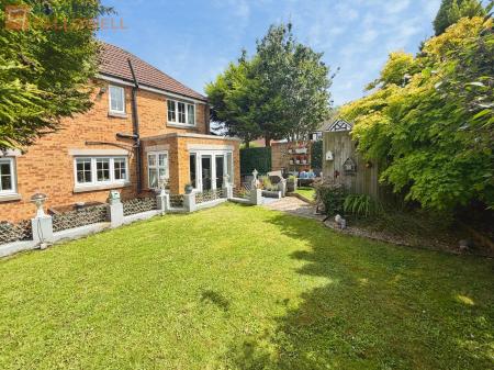 4 bedroom Detached house for sale in Lynton Drive, Sutton-In-Ashfield, NG17