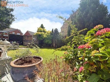 4 bedroom Detached house for sale in Lynton Drive, Sutton-In-Ashfield, NG17