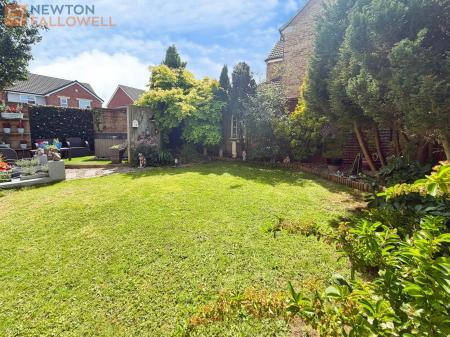 4 bedroom Detached house for sale in Lynton Drive, Sutton-In-Ashfield, NG17