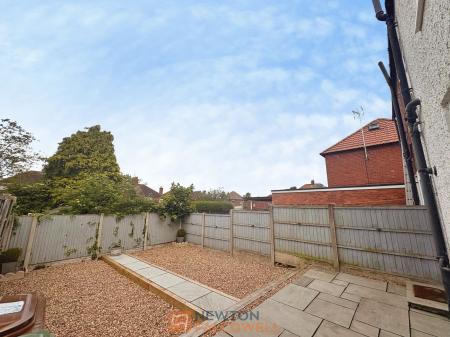 2 bedroom Semi-detached house for sale in Crown Street, Mansfield, NG18