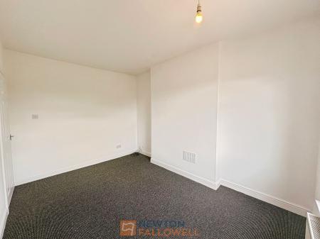 2 bedroom Semi-detached house for sale in Crown Street, Mansfield, NG18