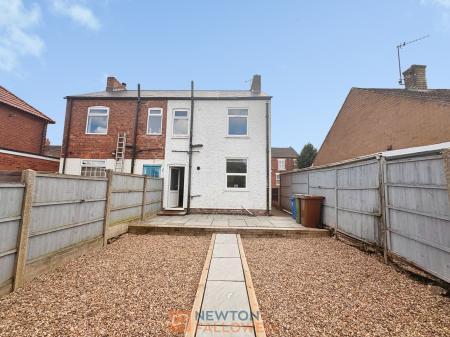 2 bedroom Semi-detached house for sale in Crown Street, Mansfield, NG18