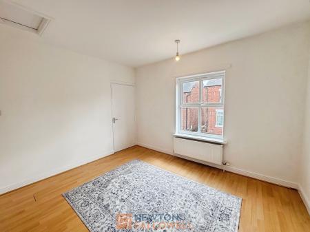 2 bedroom Semi-detached house for sale in Crown Street, Mansfield, NG18