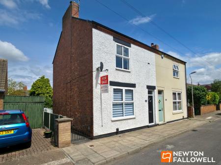 2 bedroom Semi-detached house for sale in Crown Street, Mansfield, NG18