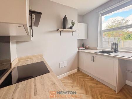 2 bedroom Semi-detached house for sale in Crown Street, Mansfield, NG18