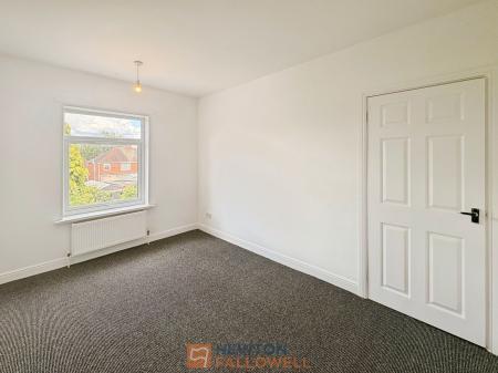 2 bedroom Semi-detached house for sale in Crown Street, Mansfield, NG18