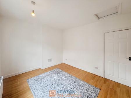 2 bedroom Semi-detached house for sale in Crown Street, Mansfield, NG18